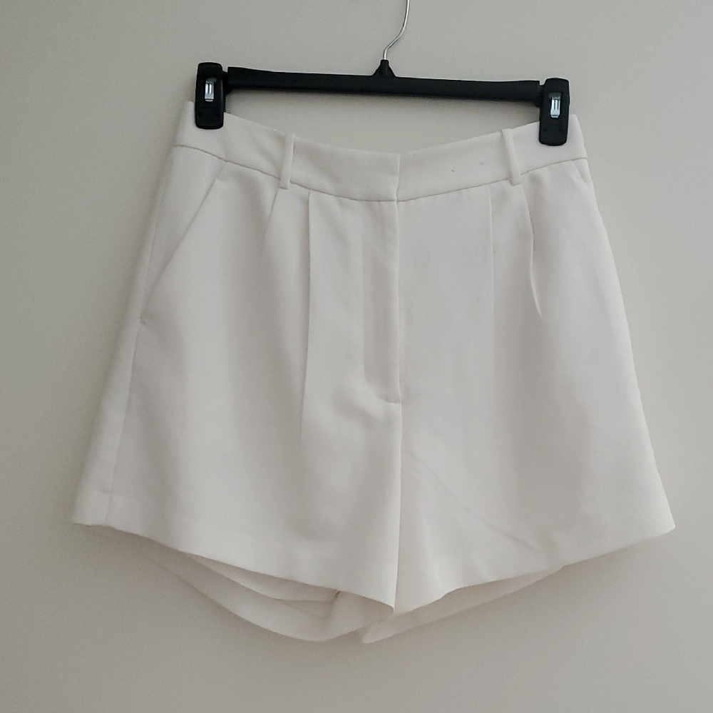 Abercrombie & Fitch High Waist Cream Shorts